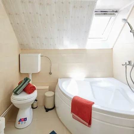 Διαμέρισμα Two Bedroom By Squashtech - 1 *