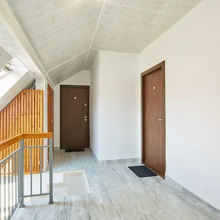 Two Bedroom By Squashtech - 1 Apartament
